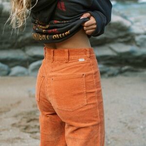 Women’s Billabong Corduroy Pants size 29 new!